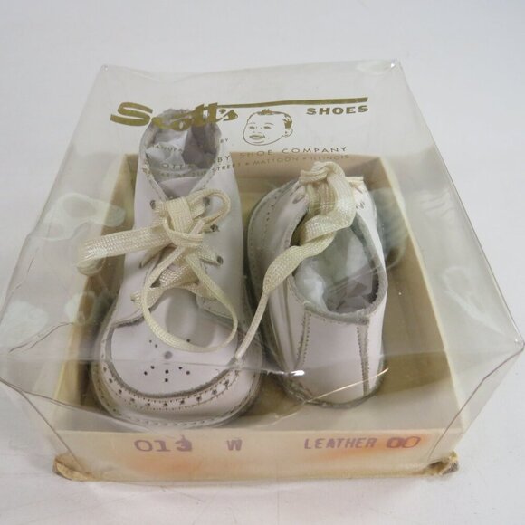 Scott's Shoes Other - Baby Vintage White Leather Baby Shoes Scott's Shoes size 13W with original box